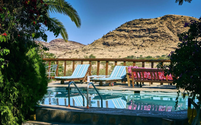 Corona Guest Farm
