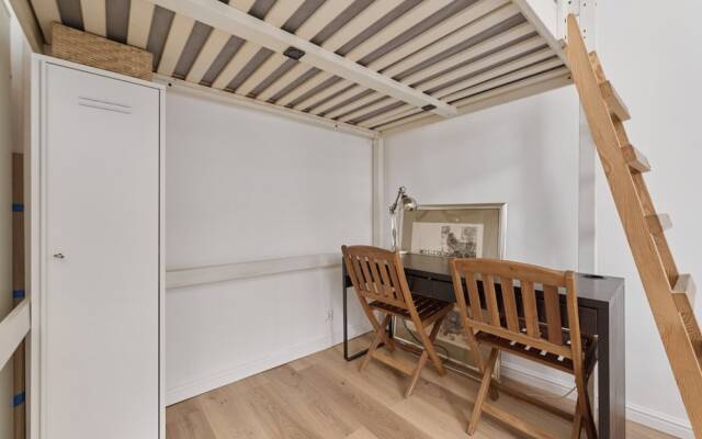 Studio z Antresolą by Renters