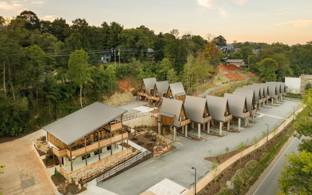 Wrong Way River Lodge & Cabins