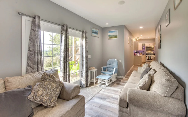 Mountville Rental w/ Private Patio & Gas Grill!