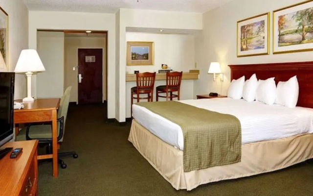 Magnuson Hotel on the Lake Clarksville
