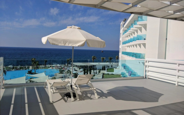 King Evelthon Beach Hotel & Resort