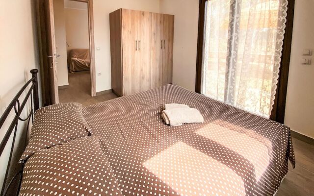 Nice Apartment in Nafpaktos With Wifi and 1 Bedrooms