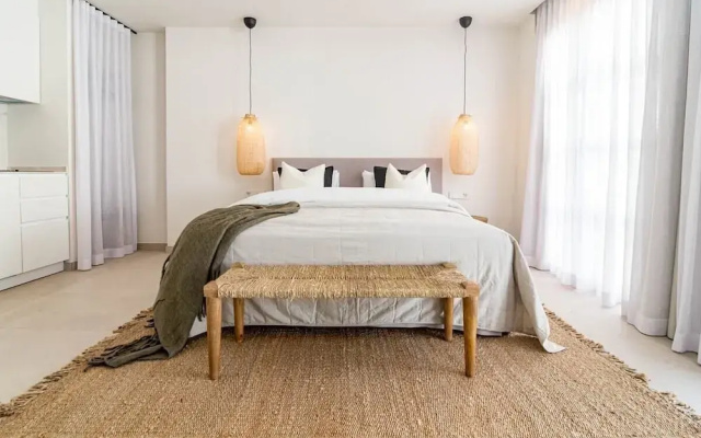 A5- Seaclub Suites by Roomservices