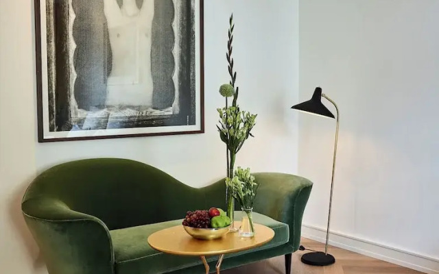 Townhouse by THE QVEST