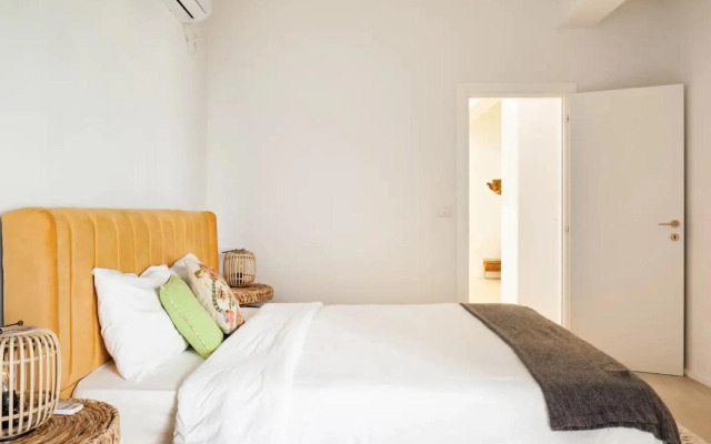 Renovated Large 3Rm Apartment 5 Min From The Beach