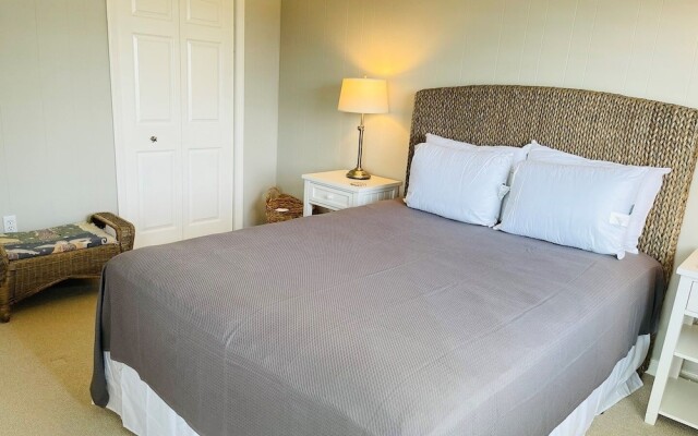 The Skipper 2 Bedroom Condo by RedAwning