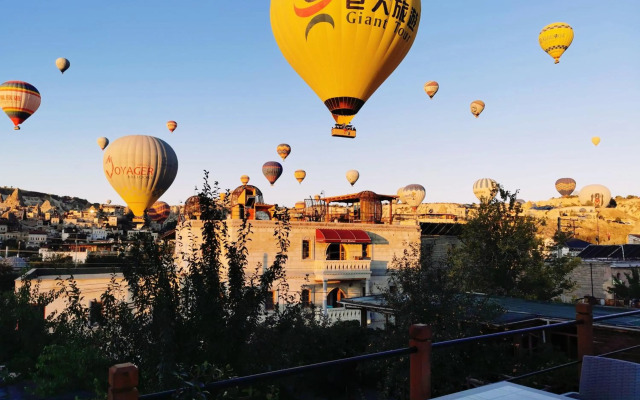 Falcon Cave Suites
