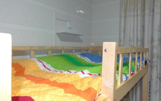 In the Spring International Youth Hostel
