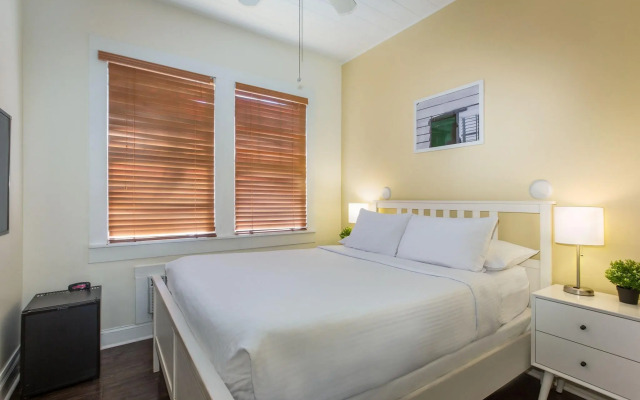 The Southernmost Inn - Adults Only