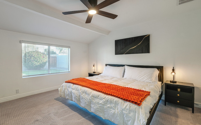 Phoenix Modern Retreat w/ Pool & Putting Green