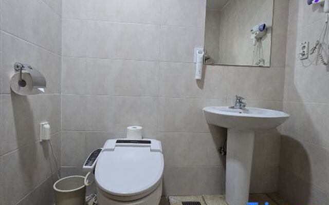 Narsha Tourist Hotel