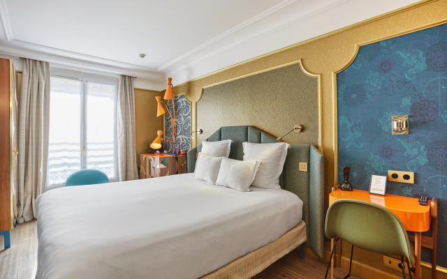 Idol Hotel