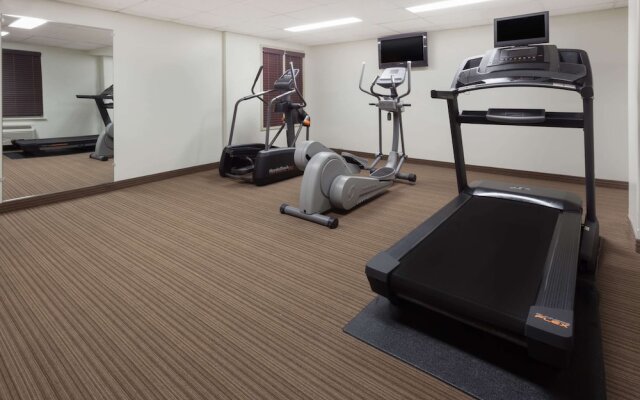 Super 8 by Wyndham Peterborough