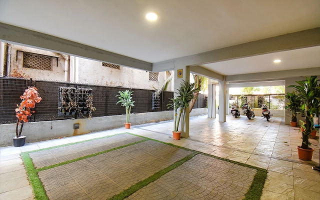 Fabhotel Royce Studio Apartments