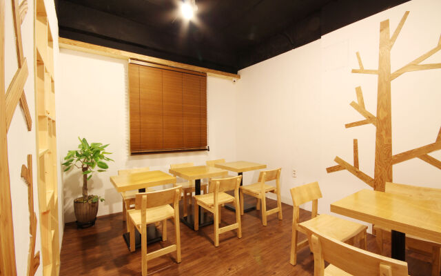 Melon Guesthouse - Hostel