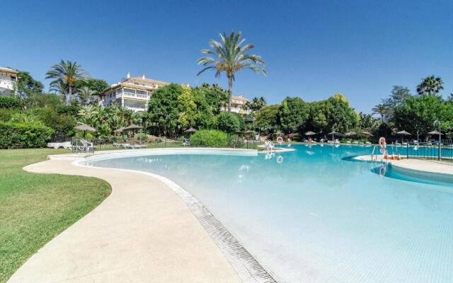 DN11-2 bedroom apartment close to Puerto Banus