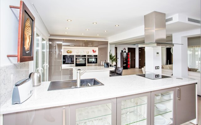 8 B/R VILLA BY PUERTO BANUS & SEA 5 min ✴️✴️✴️✴️✴️