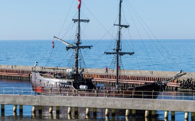 Bulwar Zachodzącego Słońca by Renters