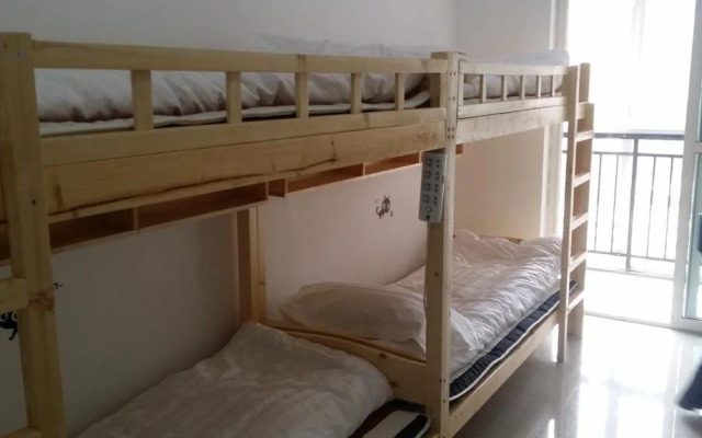 Wutongshu Youth Hostel