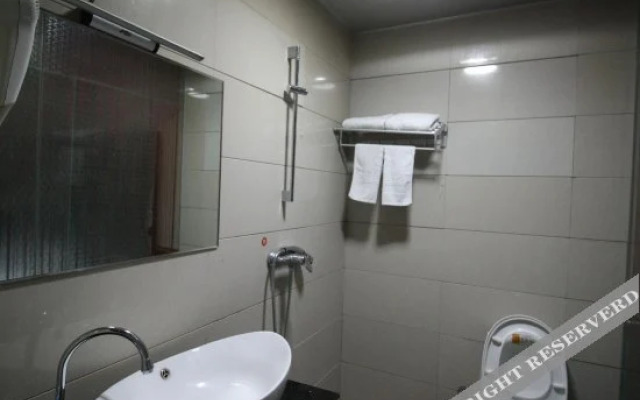Guofeng Hotel