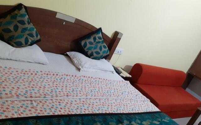 Hotel Holiday Comfort - 800 mts from Jallianwala Bagh, Amritsar