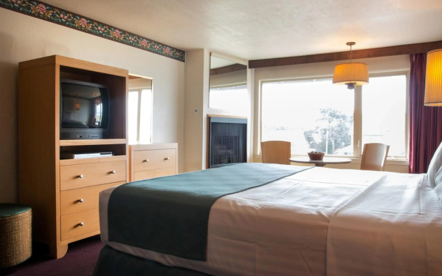 Hi-Tide Oceanfront Inn