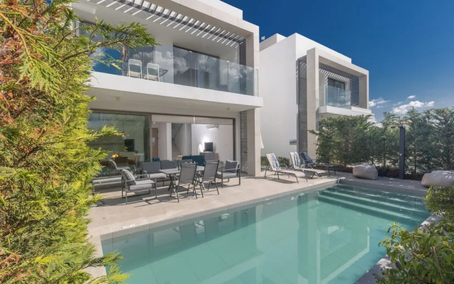 Protaras Azure Villa Azv15