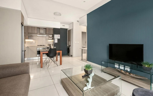 Easy Stay - The Tyrwhitt