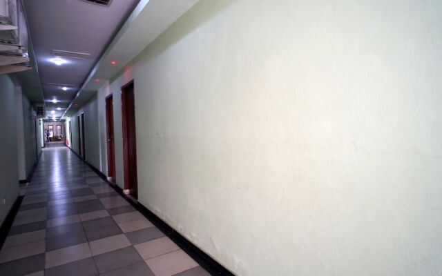 Bandara Hotel Balikpapan by OYO Rooms