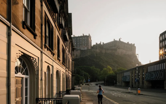 33 Castle Terrace