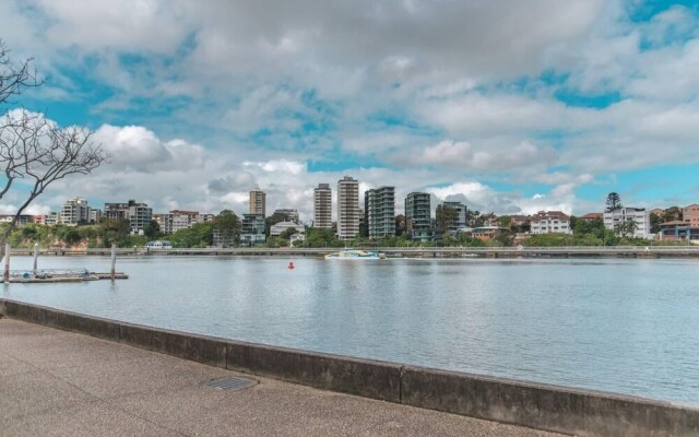 Riverfront In New Farm And Brisbane