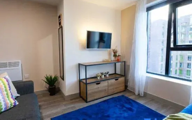 Modern Liverpool Flat | Contractors & Work Trips %