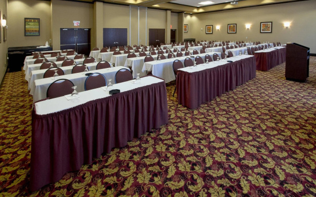 Embassy Suites Columbus-Airport