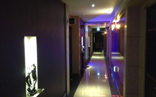 N Motel
