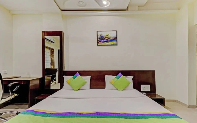 Treebo Trend Loharkar's Family Hotel