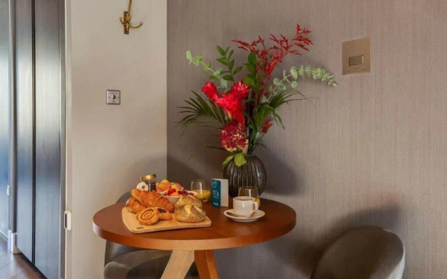 The Penthouse Pause - Soho - by Frankie Says