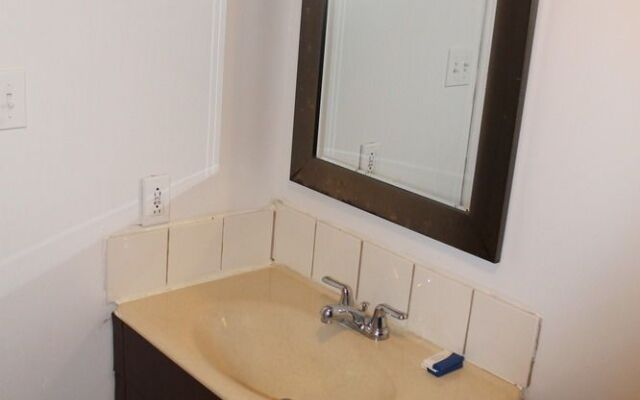 Adib Apartments - 224 Woodroffe Ave, Unit 4 (Basement)