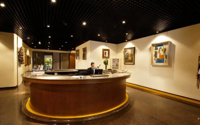 Victor Hotel