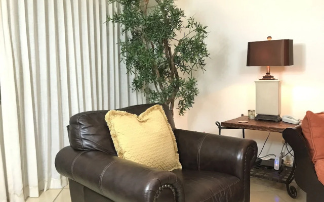 CR Luxury Los Sueños Condos