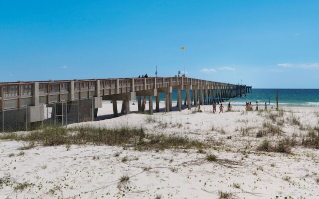 Beach Haven! 2BR 2BA Sleeps 6! Coastal Paradise Awaits!