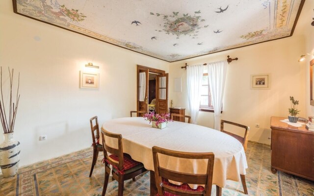 Beautiful Home in Markovac With Wifi and 5 Bedrooms