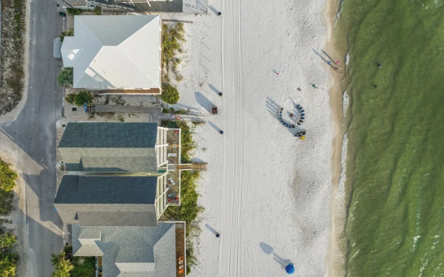 Pineapple Paradise! 6BR 7BA Beachfront House! Private Pool! Grill! Sleeps 16!