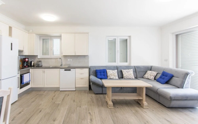Apartments Villa Marija II on the beach