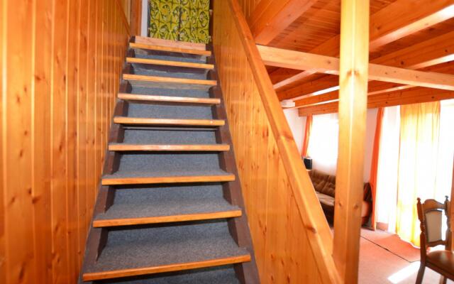 Holiday Home In Orasice- Počedělice With Garden