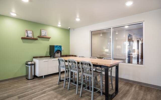 WoodSpring Suites Libertyville - Chicago