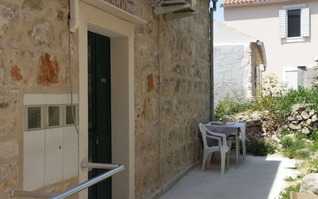 Coastal Apartment in Vis Near sea
