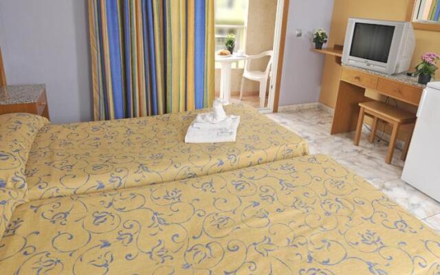 Apartamentos HCarel
