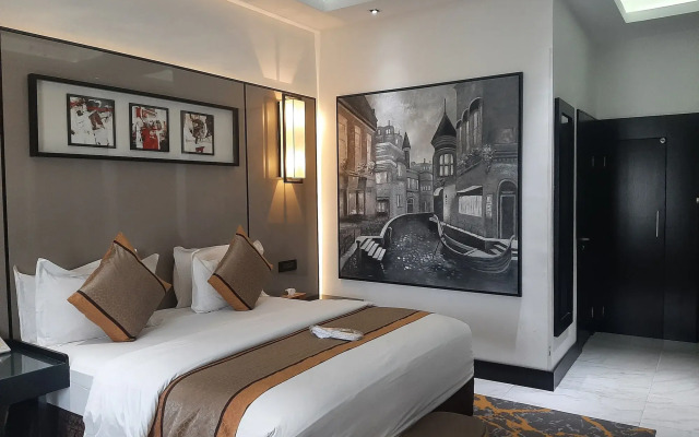 Green Point Hotel