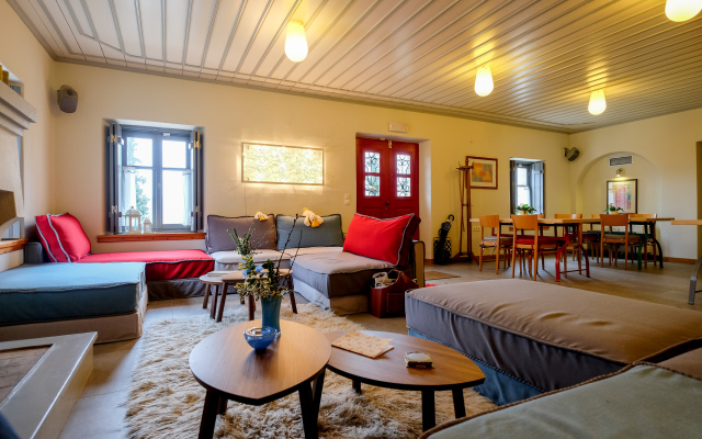 Kiriaki Guesthouse & Suites